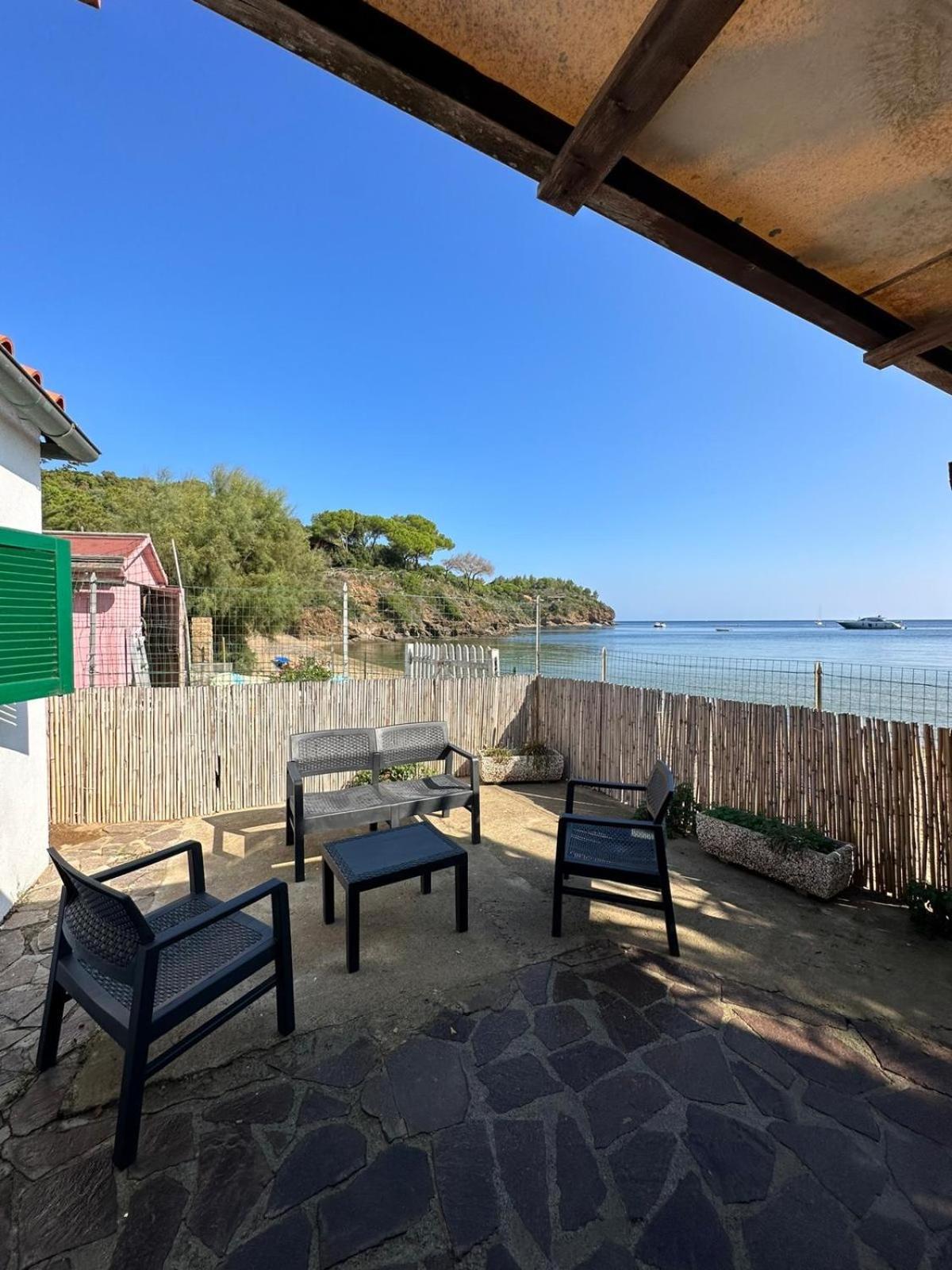 Casina Mare Sulla Spiaggia Capoliveri  Εξωτερικό φωτογραφία